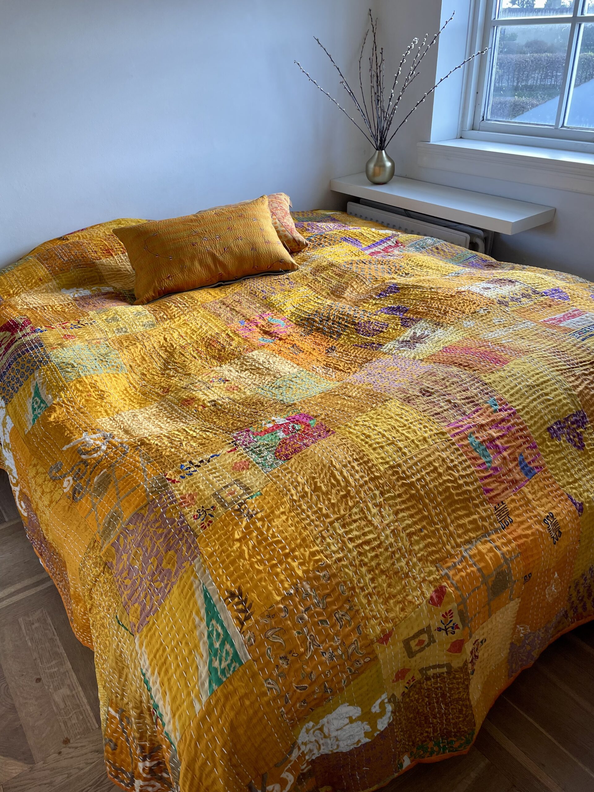 Håndsyet sengetæppe af indisk silke-sari cm) BaRustic
